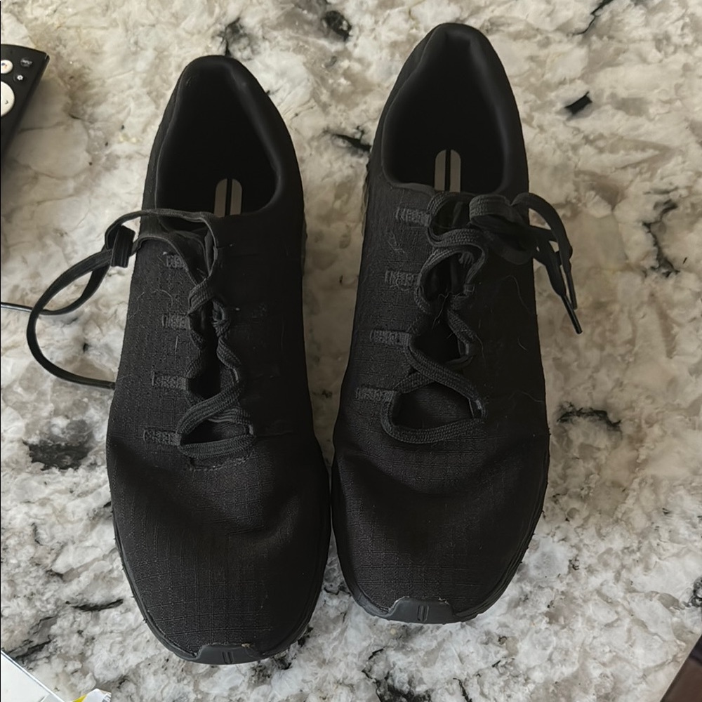 NOBULL Black Sneakers like new !